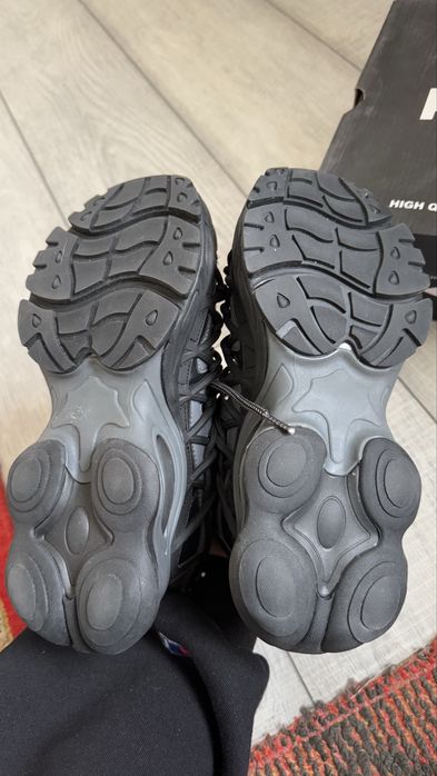 Продам кроссовки….