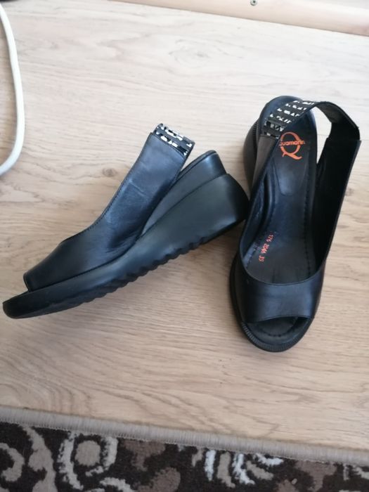 Продам босоножки