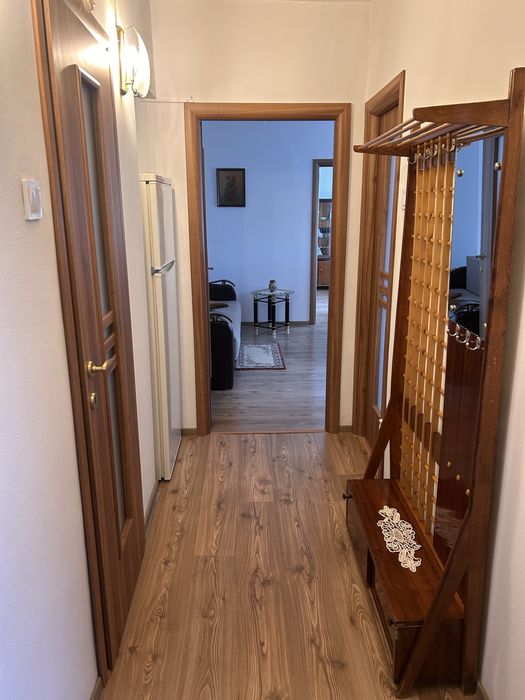 PROPRIETAR vand apartament 2 camere semidecomandat, ultracentral,BACAU