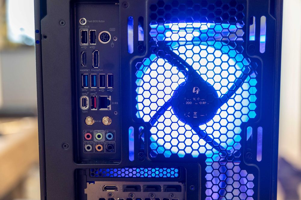 PC Gaming Intel i9-14900KF, RTX 5070 Ti 16GB GDDR7, 32GB DDR5, 2TB SSD, Iluminare RGB