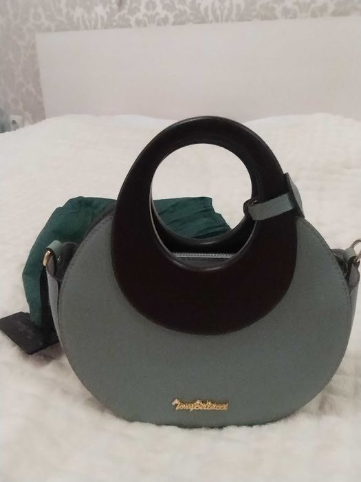 Кокетна нова дамска чанта Tony Bellucci, телешка кожа+абаносова дръжка