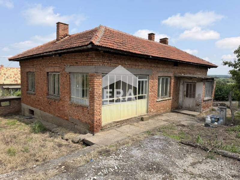ЕКСКЛУЗИВНО! ЕРА Дръстър предлага за продажба къща с двор в с. Айдемир