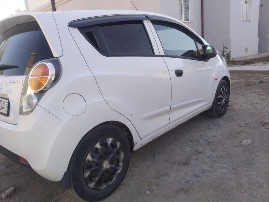 Спарк машинасы сатылады.Жагдайы Жаксы.Краска родной 2011 жыл.Келисимли