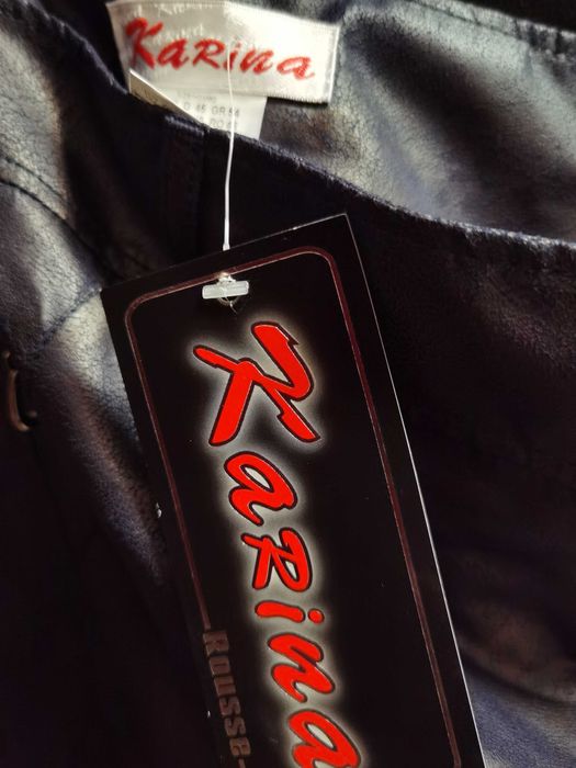 Тъмносиня пола - нова