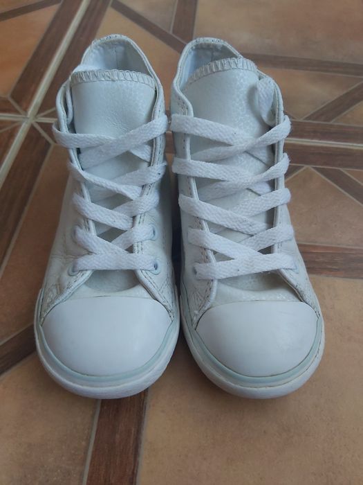 Conversi piele albi fetițe