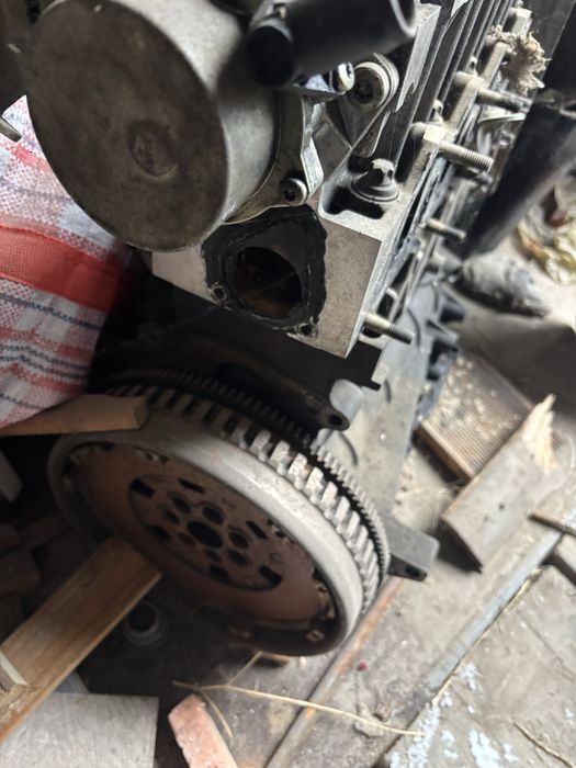 Запчасти от опель виваро 1,9 cdti