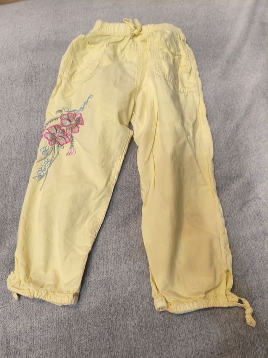 Lot 13 perechi pantaloni scurți 110-122 fete