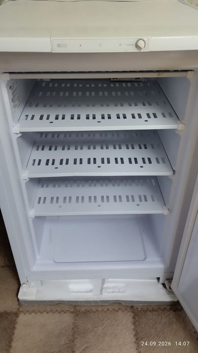 Продаю морозильную камеру