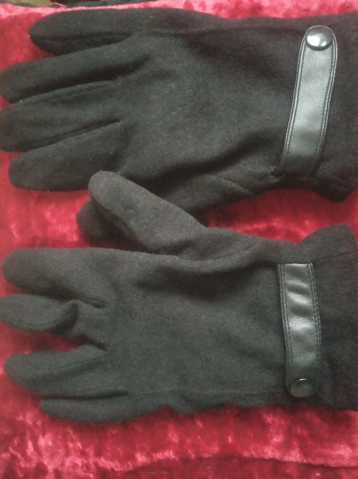 Продаю кожаный перчатки.