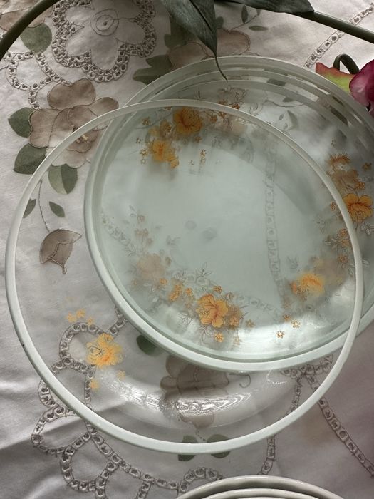 Чинии за хранене