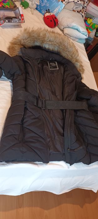 Geaca superba de iarna cu gluga si blanita stufoasa  marime mare