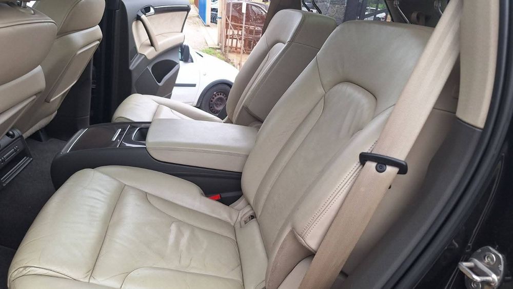 Audi Q7 4 2 TDI V8  ,326 к.с ,20 броя на части.