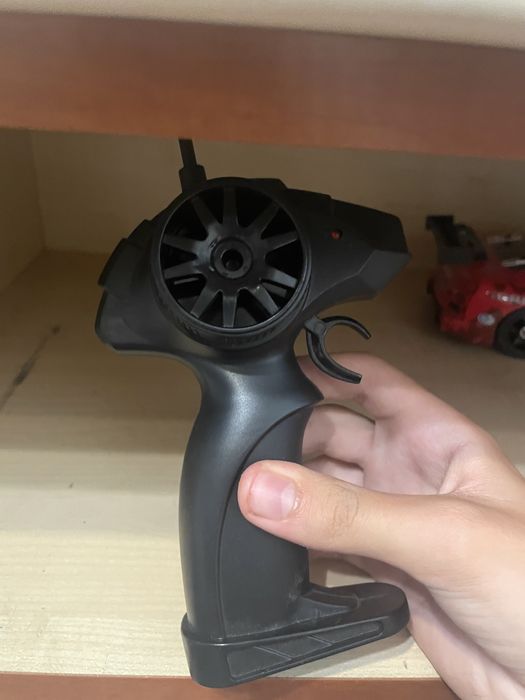 Masinuta cu telecomada Nissan GT-R de drifturi