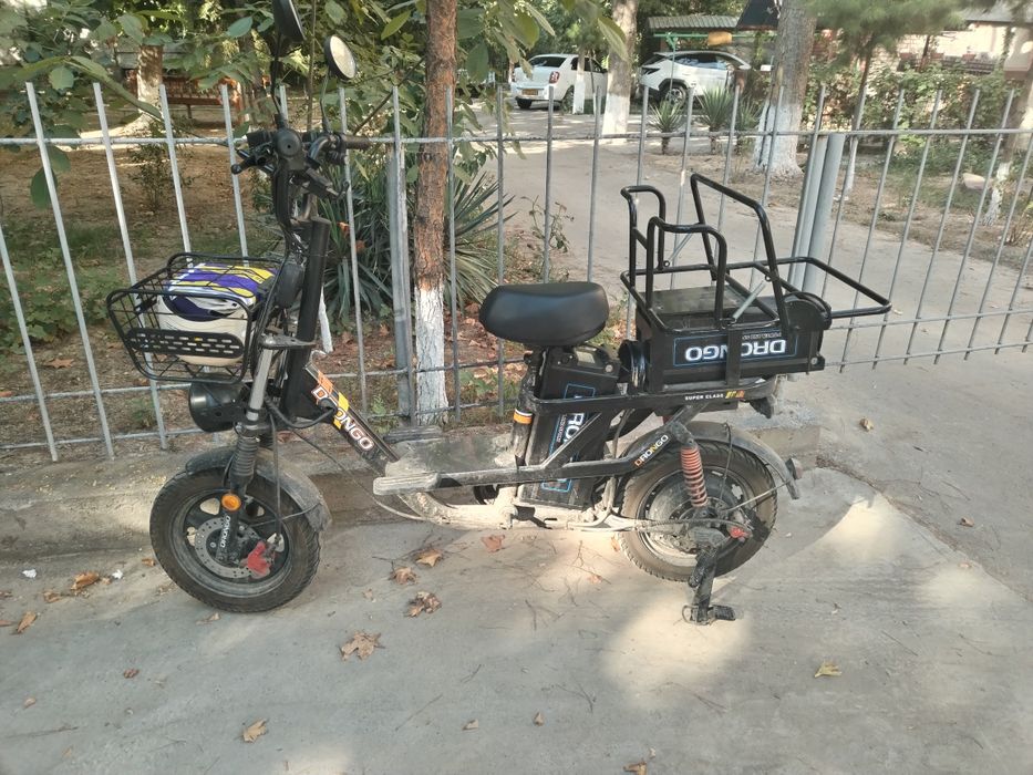 Monster Drongo skuter