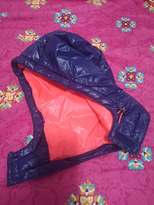 Vesta TEK GEAR, din S.U.A , marimea M, NOUA