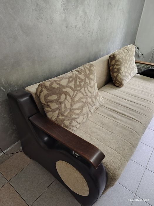 Vând canapea ,birou, măsuță cafea