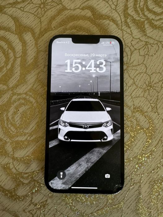 Iphone 13 б/у хороший