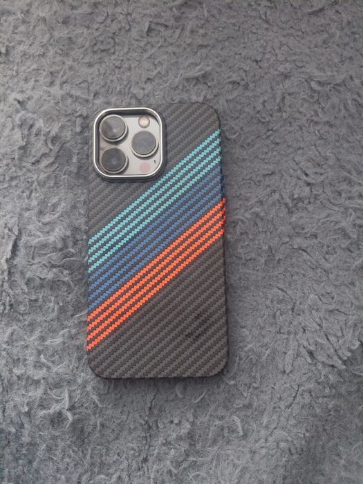 Продам телефон айфон 13 про