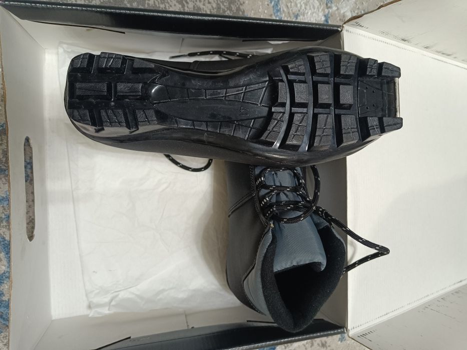 продам лыжные ботинки