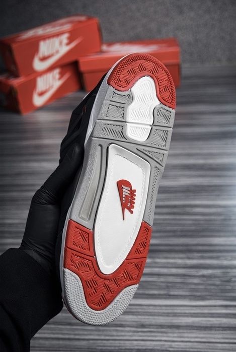 Nike Air Jordan 4 Retro Bred ,design iconic premium - marimea 42