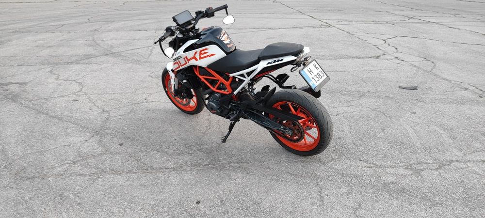 Ktm duke 390 A2.