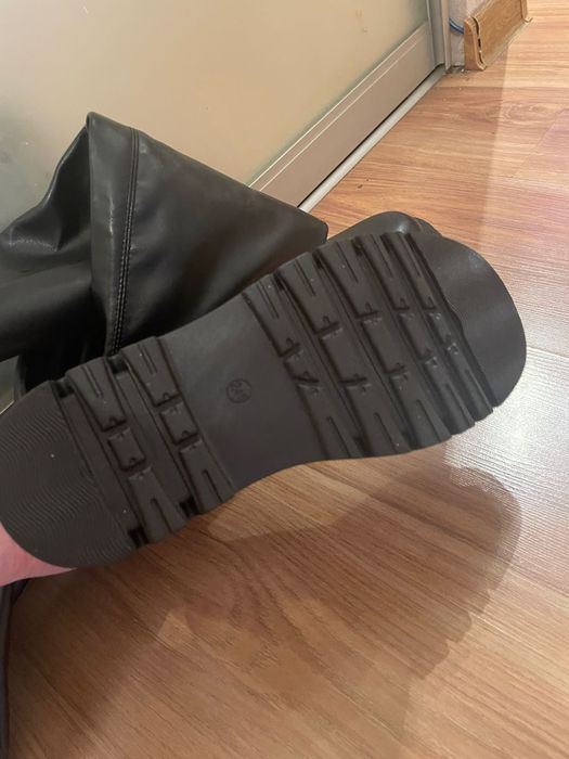 Продам новые сапожки размер 39