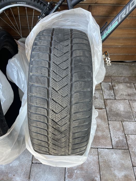 Cauciucuri iarna Pirelli