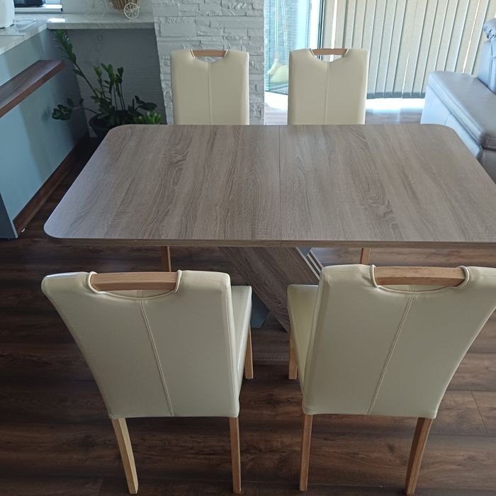 Трапезни нови столове,  цвят крем кожа 4 бр.