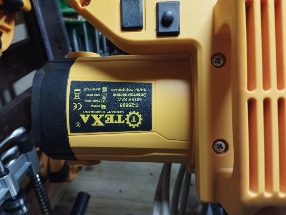 Продам торцовочную пилу с протяжкой б/у