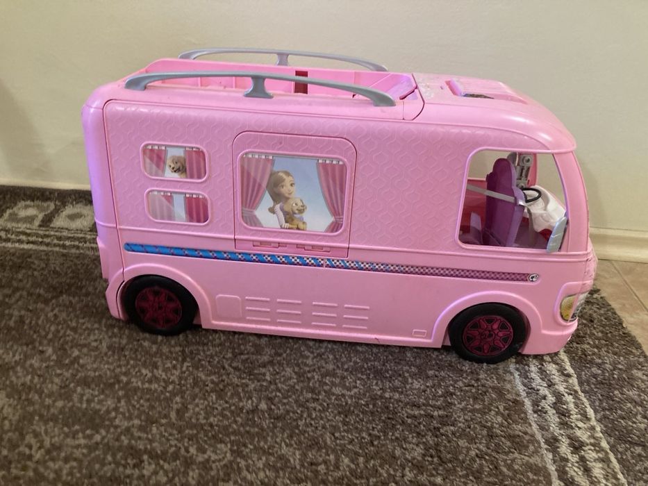 Кемпер/караваната на  Барби/Barbie+две кукли