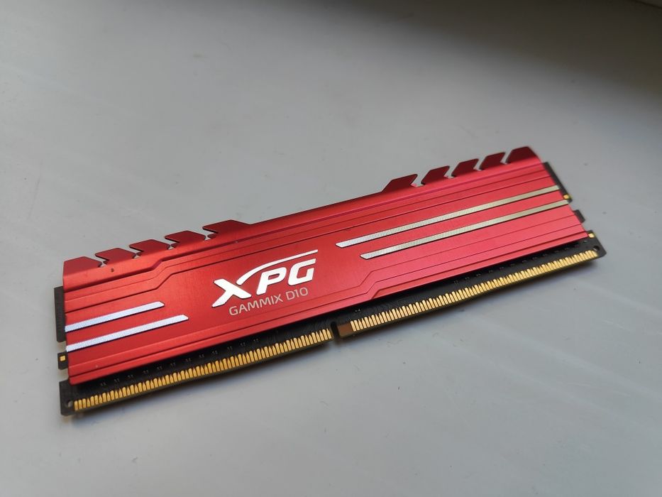 Оперативная память XPG D10 DDR4 3200мгц 8gb