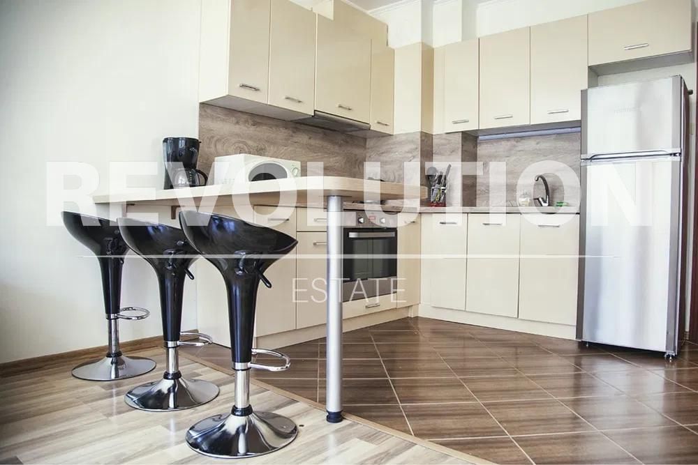 Дава се под наем Двустаен апартамент в Варна, Базар Левски - 70 кв.м за 600 € - Снимка #2