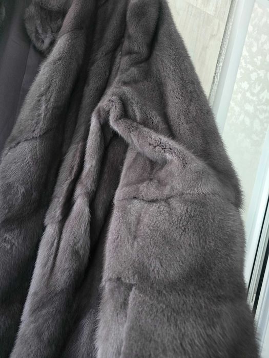 Продам шубу норковую