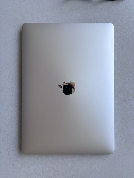 MacBook Pro 2019, срочно продам, продаю в связи с учебой, нужен игровй