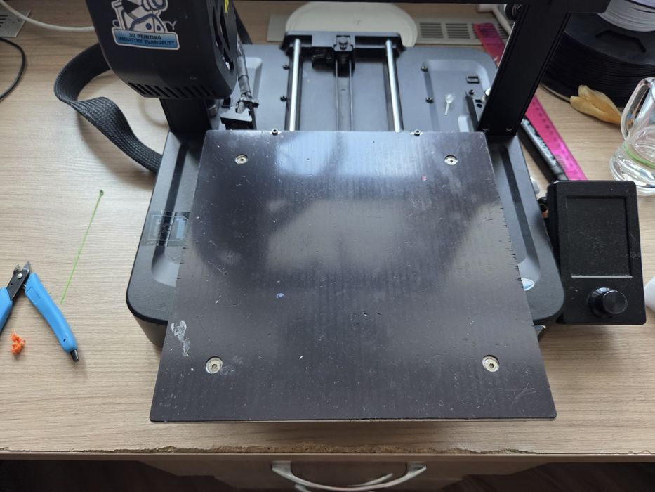 Срочно 3D принтер Creality Ender 3 V3 SE + 8кг PETG пластика