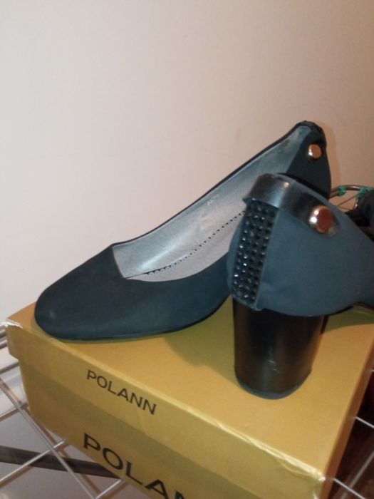 Продам туфли замшевые