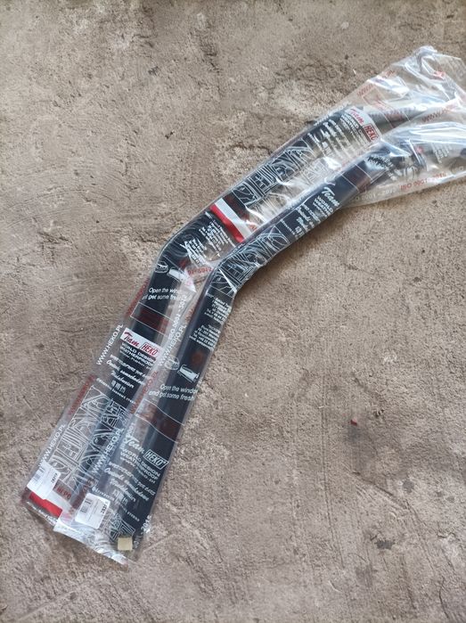 Два броя Ветробани Heko за Шкода Румстер