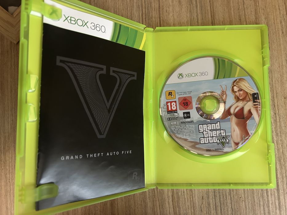 Продавам GTA V за XBOX 360