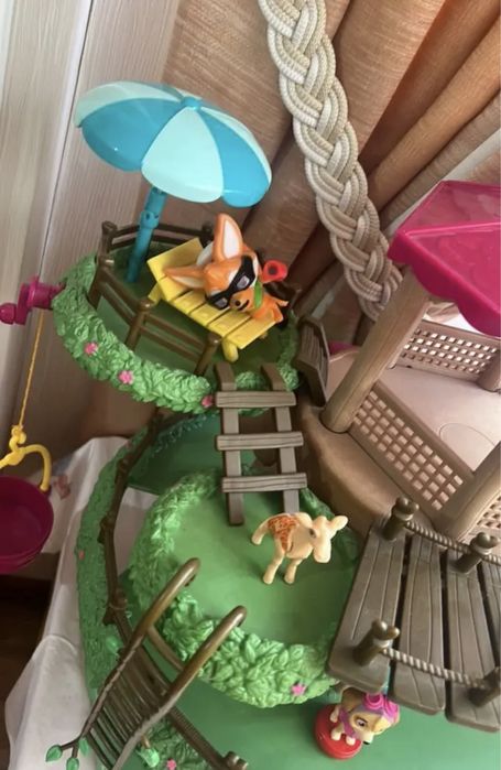 Домик на дереве игрушечный