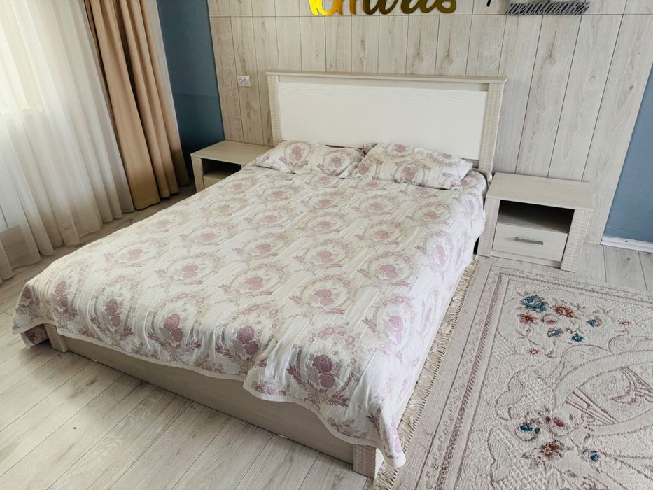 Продам б/у спальный гарнитур