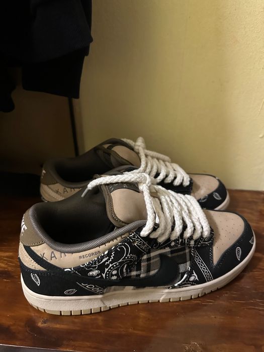 Nike SB Dunk Low - Travis Scott