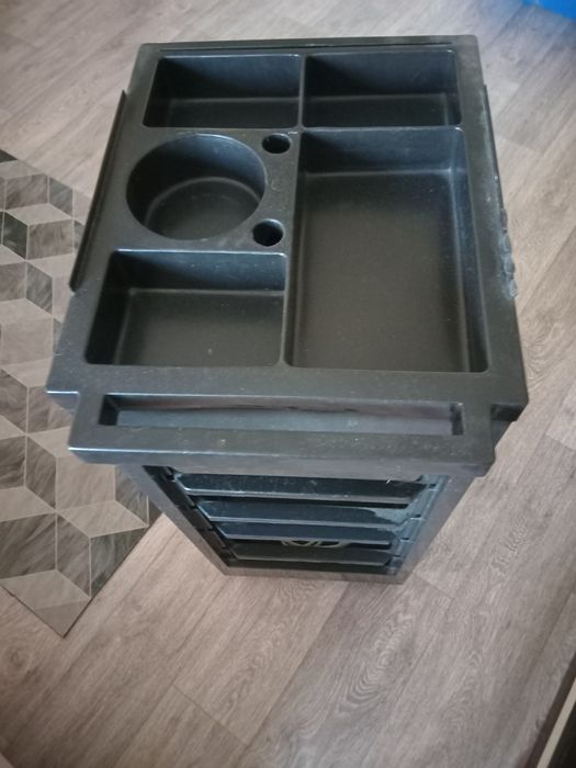 Продам помошник парикмахера