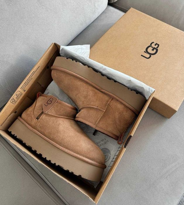 Încălțăminte / ghete de iarnă UGG