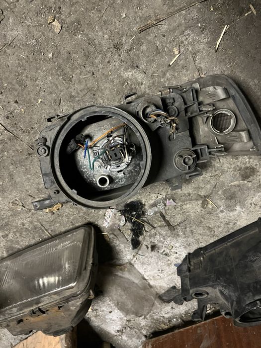 Продам фары AUDI B4