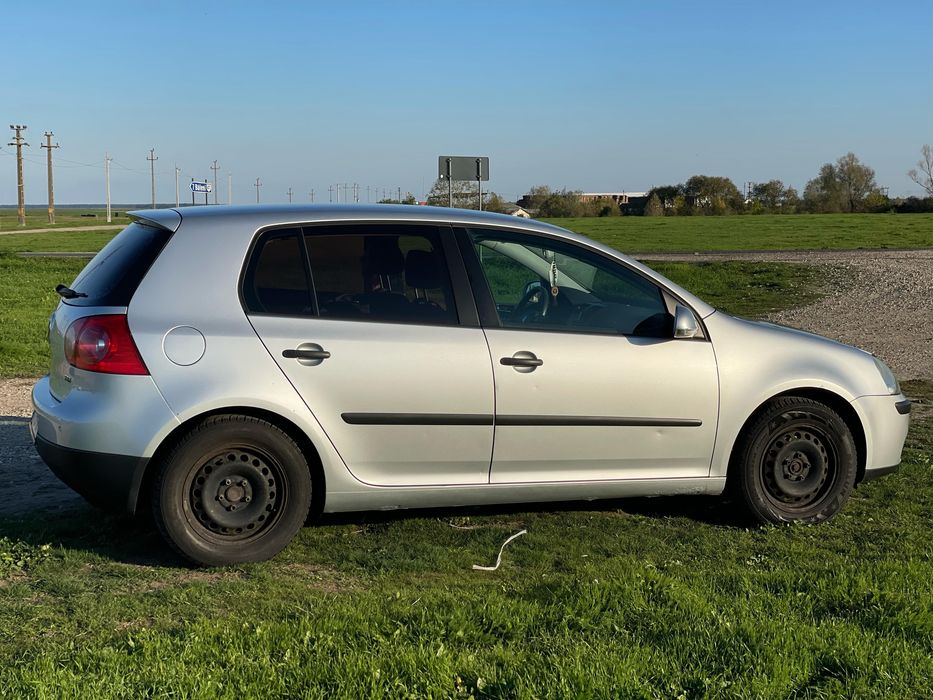 Volkwagen Golf V 1.4 FSI