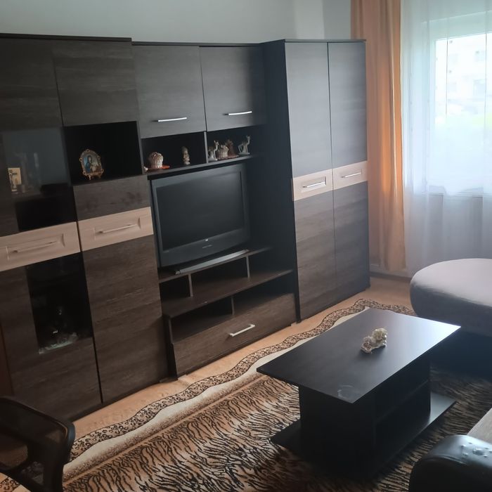 Ofer spre închiriere apartament cu 2 camere in Florilor Râșnov