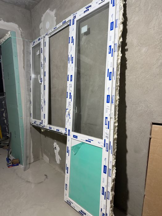 Продам пластиковое окно на балкон