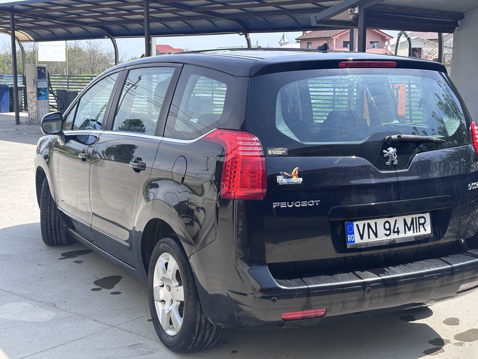 Peugeot 5008 2012