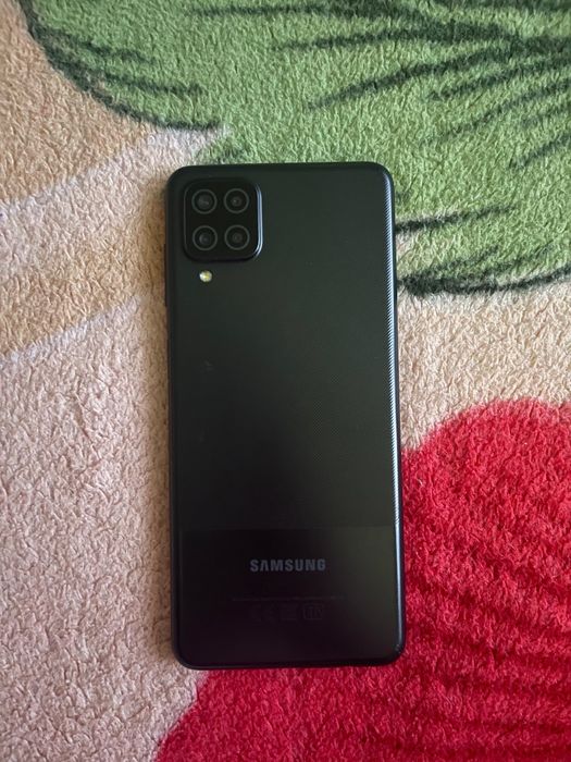 Продам самунг а12 на 64 гб