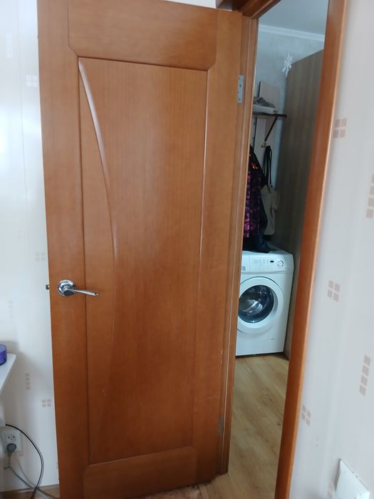 Продам двери дерево